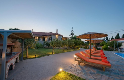 Kaligata Villa | It is our pleasure to welcome you to Kefalonia Island and invite you to enjoy yo