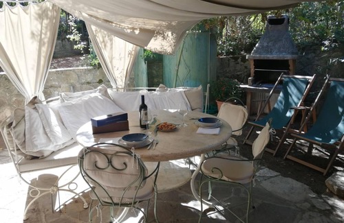 Marina di Castagneto Carducci Apartment | Bougainvillea 3+2 - One Bedroom Apartment, Sleeps 5