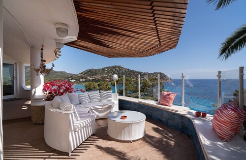 Torre delle Stelle Villa | Luxurious Seafront Villa With Pool and Private Rocky Beach
