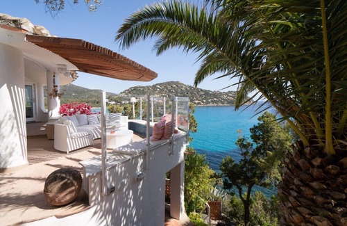 Torre delle Stelle Villa | Luxurious Seafront Villa With Pool and Private Rocky Beach