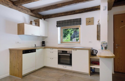 Senale San Felice Apartment | Vacation apartment "Unterurbanhof Die Eins" with mountain view, terrace with garden and sauna.