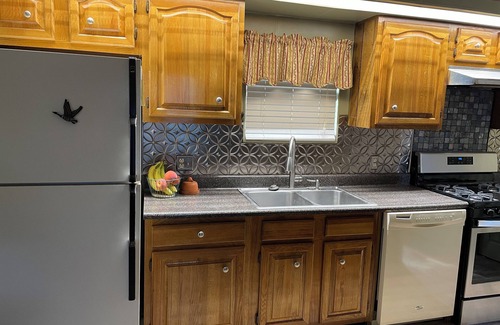 Blaine County House | IV Rozes Ranch Charming 3-bedroom country house with AC and WiFi in Longdale.