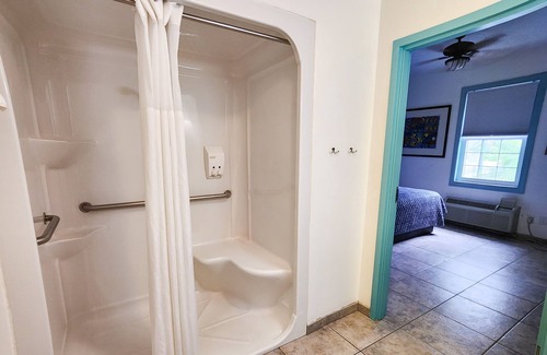 Everglades City Hotel | Ivey House Everglades Adventures Hotel