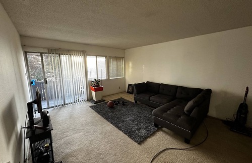 Oakland Apartment | Ivy Hill Close to Oakland/Alameda/San Francisco hospitals Covered garaged park.