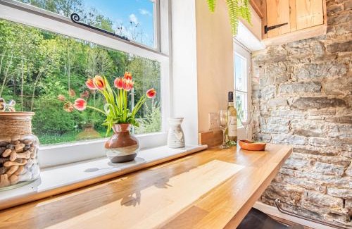 Knighton House | Jackdaw Cottage