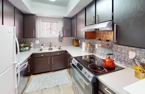 Jackson Condo | Jackson Hole 2 Bedroom Mountain Chic Townhome-10 min walk to Town Square