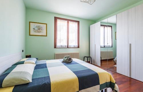 Casalgrande Apartment | Jacuzzi Apartment in Italian Villa, Wi-Fi & Garden Sassuolo - Maranello