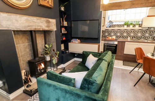 Richmond House | JAIPUR HOUSE, pet friendly, with open fire in Richmond
