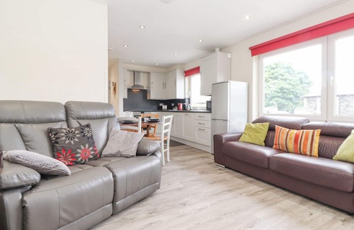 Staveley House | JAKANORI, pet friendly, with a garden in Staveley