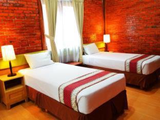 Jambu Luwuk Resort | Jambuluwuk Convention Hall & Resort Puncak