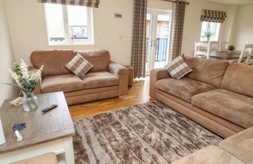 Brigg House | James Ville Marina Lodge 13