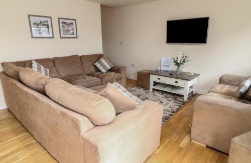 Brigg House | James Ville Marina Lodge 13