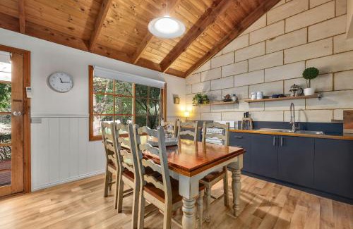 Jamieson Apartment | Jamieson Cottages - Cottage Three - Sleeps 4