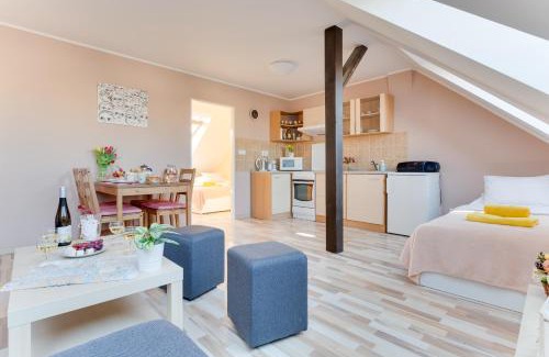 Hostivar Apartment | Jane's Charming Apartment