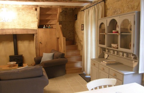 Sainte-Mondane Cottage | Jardiniers Cottage set in quiet location just outside village