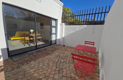 Greater Johannesburg Metropolitan Area Apartment | Jasmine cottage