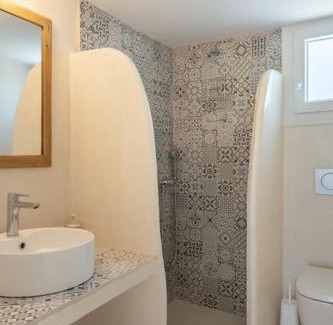 Naousa Apartment | Jasper Cycladic Town-House