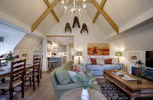 Sherborne Cottage | Jerards Stables - sleeps 4 guests in 2 bedrooms