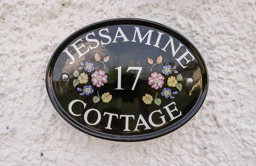 Ruardean Cottage | JESSAMINE COTTAGE, pet friendly in Ruardean