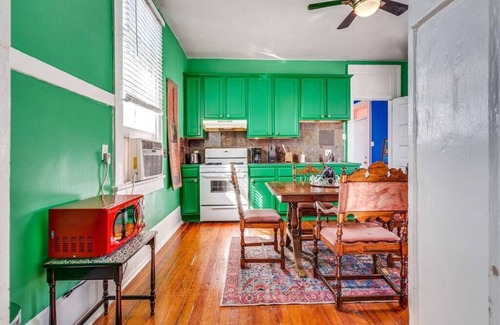 Mid-City Apartment | Jewel Box of the South in the heart of Mid-City!