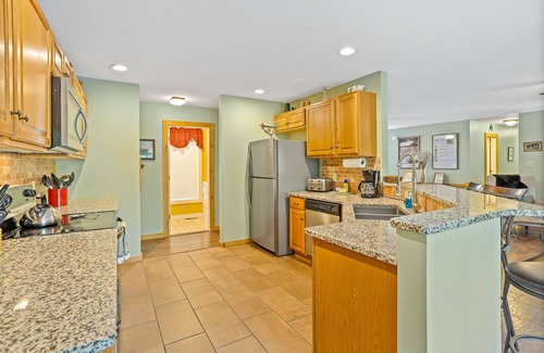 Jim Thorpe House | Jim Thorpe One Stop - GAME ROOM, GOLF SIMULATOR, HOT TUB, BBQ GRILL, EV CHARGER!