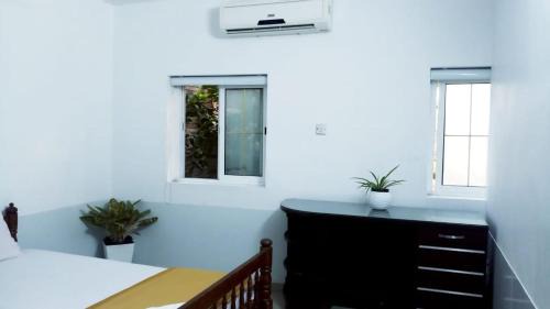 Nedumbassery Apartment | Jinan palace out house