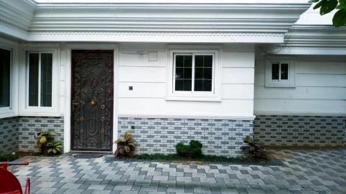Nedumbassery Apartment | Jinan palace out house