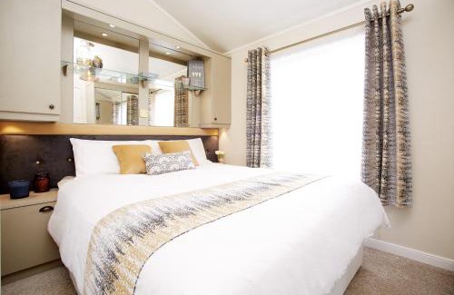 Allerthorpe House | JJs Lodge Azalea