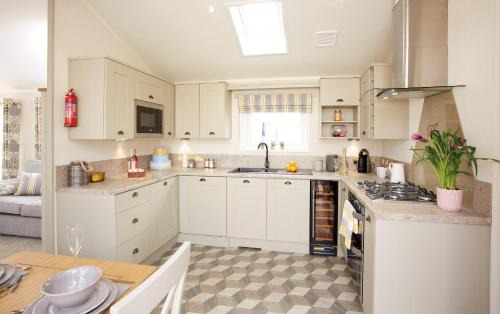 Allerthorpe House | JJs Lodge Azalea