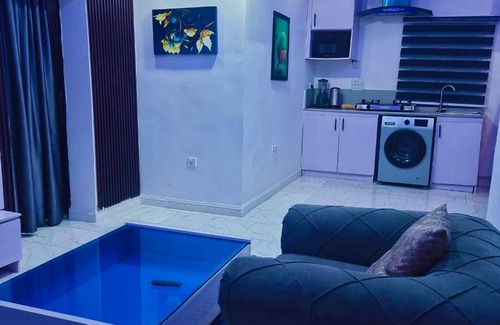 Ikotun Apartment | JKA 2-BR-Apt | 24HRS POWER+ Unlimited HIGH SPEED WIFI | PRIVATE PATIO
