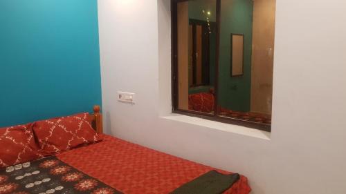 Thirunallar House | JMS Guest House