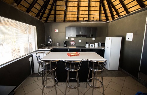 Klein Windhoek Apartment | John-Lou's Self-Catering Studio Flat