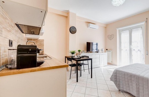 Ciampino Apartment | Joker House Roma in 15 minuti Station Airport