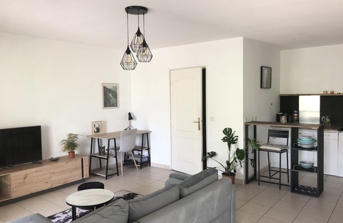 Malbosc Apartment | Joli Appartement Chic
