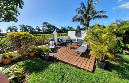 Sainte-Suzanne Apartment | Joli appartement, piscine, jacuzzi
