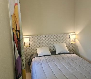 Mareuil-Sur-Lay-Dissais Cabin | Joli Cottage Confort 1 chambre en forêt au Village Vacances