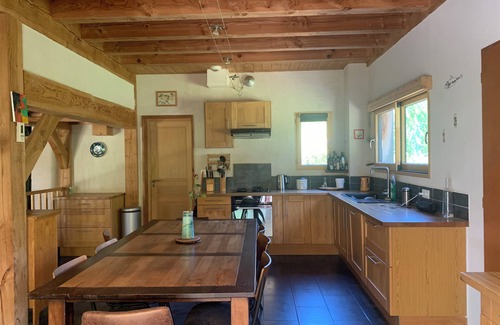 Saint-Cesaire-de-Gauzignan House | Jolie Maison en Bois Avec Piscine