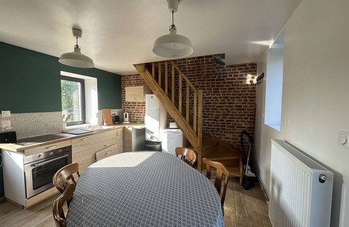 Neauphe-sur-Dive Cottage | Joli Gîte de Campagne au Milieu des Champs - 4 à 8 Personnes