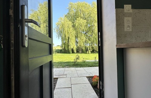Neauphe-sur-Dive Cottage | Joli Gîte de Campagne au Milieu des Champs - 4 à 8 Personnes