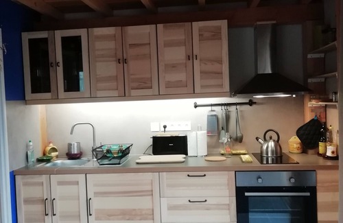 Lablachere Apartment | Joli Gite au Calme sur Jardin Arboré.animaux de Compagnie Acceptés