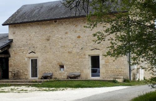 Saint-Vincent-sur-l'Isle Apartment | Joli hébergement de caractère en bord de rivière