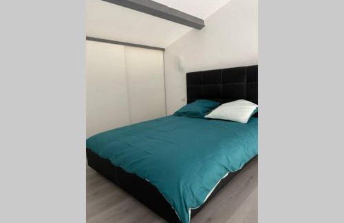 Junas Apartment | Joli studio avec terrasse privée