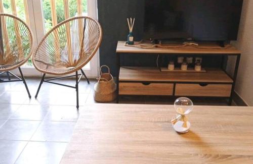 Bagneres-de-Luchon Apartment | Joli T3 60m2, centre ville, garage couvert fermé.