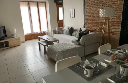 Taix House | Jolie maison avec cheminée, à la campagne