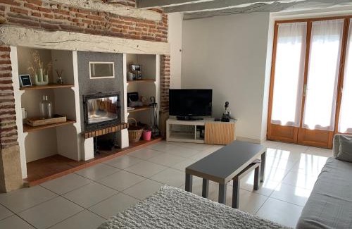 Taix House | Jolie maison avec cheminée, à la campagne