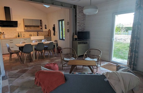 Pontenx-les-Forges House | Jolie Maison en Briquettes Dans les Landes à 20 Minutes de L'océan