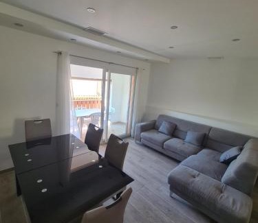 Argeliers Apartment | Jolie T4 rénové avec balcon-terrasse