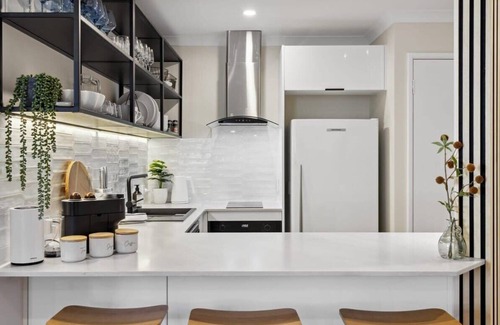 Northbridge Apartment | Jolly on James- 2BDR