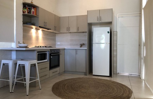 Kiama Downs Apartment | Jones Beach Haven Studio Escape - Winter Getaway Specials - Pay 2 stay 3 nights