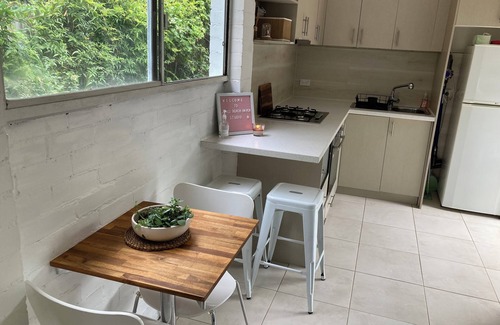 Kiama Downs Apartment | Jones Beach Haven Studio Escape - Winter Getaway Specials - Pay 2 stay 3 nights